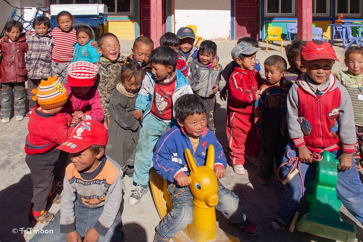 海拔3800米高原上的小学校，孩子们的眼里都有光！