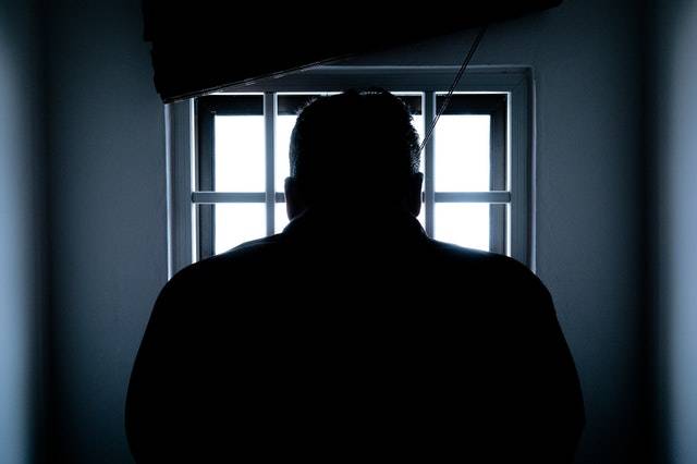上海男子将病逝母亲藏冰柜，骗领养老金：她去世，生活没了保障