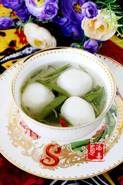 夏日食谱——经典杭帮菜：莼菜鱼圆