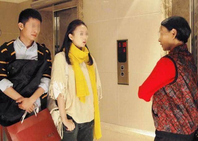 原创老人经常越位带娃，受伤的可不止是孩子，当心自己也会吃力不讨好