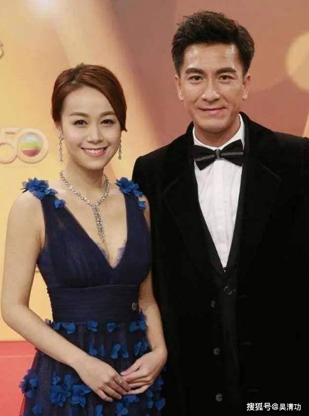 许志安戴婚戒复出，不停感谢郑秀文，自认与黄