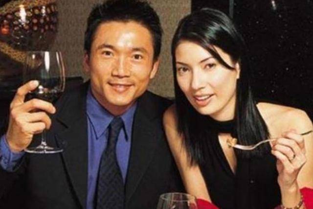 港姐翁慧德下嫁邹兆龙20年,被曝丈夫出轨,她还要力挺丈夫.