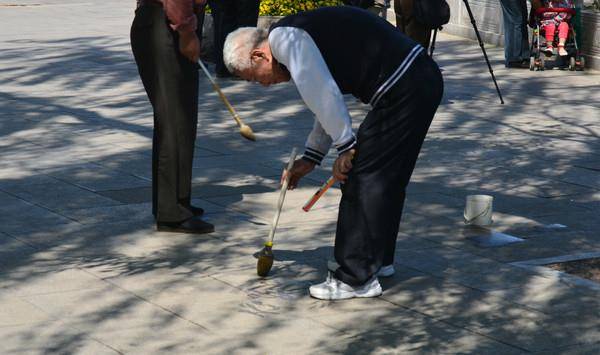 65岁老人退休后考研，圆满结束学习生涯，导师称：这个学生很优秀