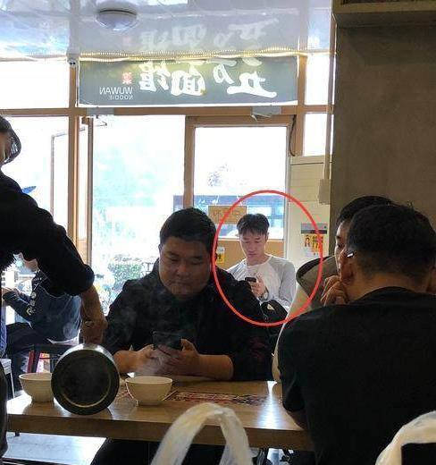 从“一指禅”小鲜肉到与肥硕矮丑男亲密，失婚