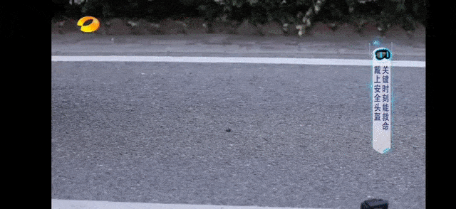 原创3岁女孩坐电动车被卷进卡车：莫让电瓶车成为孩子夺命车