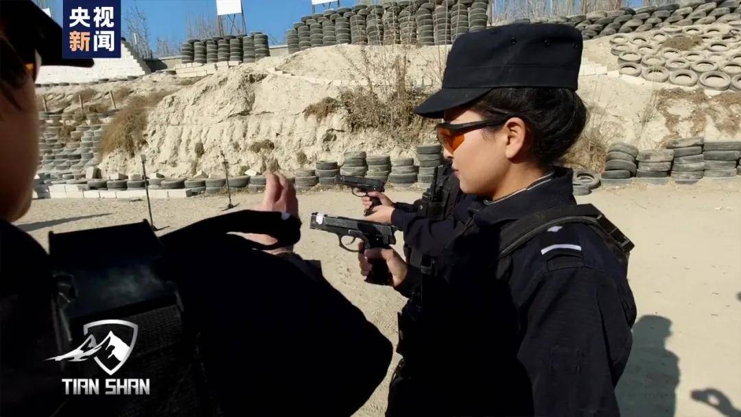 新疆女特警反恐记忆:恐怖分子可不会管你是男是女