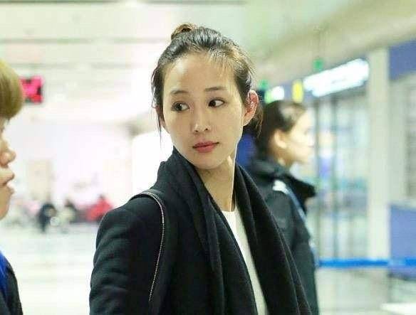 37岁的张钧甯：颜值学历双高的演技派艺人，自在