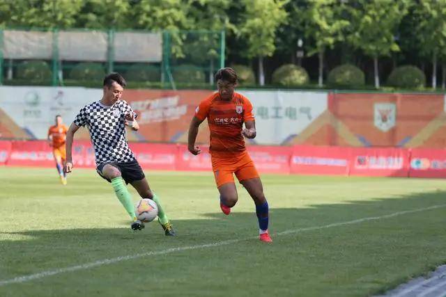 费莱尼出战新援莱昂纳多缺阵 鲁能队内赛3-3战平