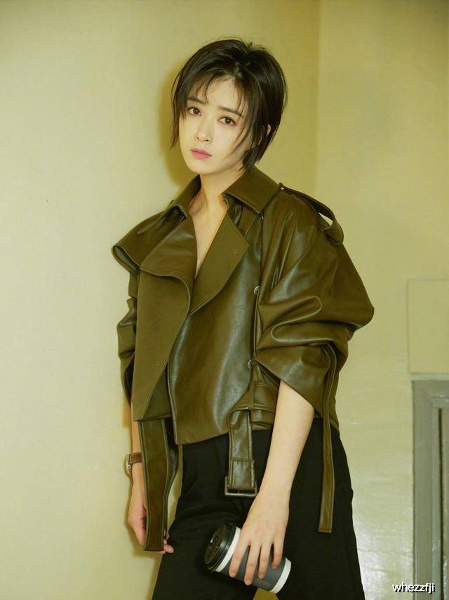 皮草马甲穿搭年轻女生 51ef4df00bf1419795162a8ed01cee94.jpeg