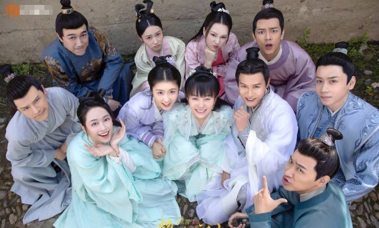 芒果台新剧《离人心上》杀青,郑业成出演男主角,我却更关注女一