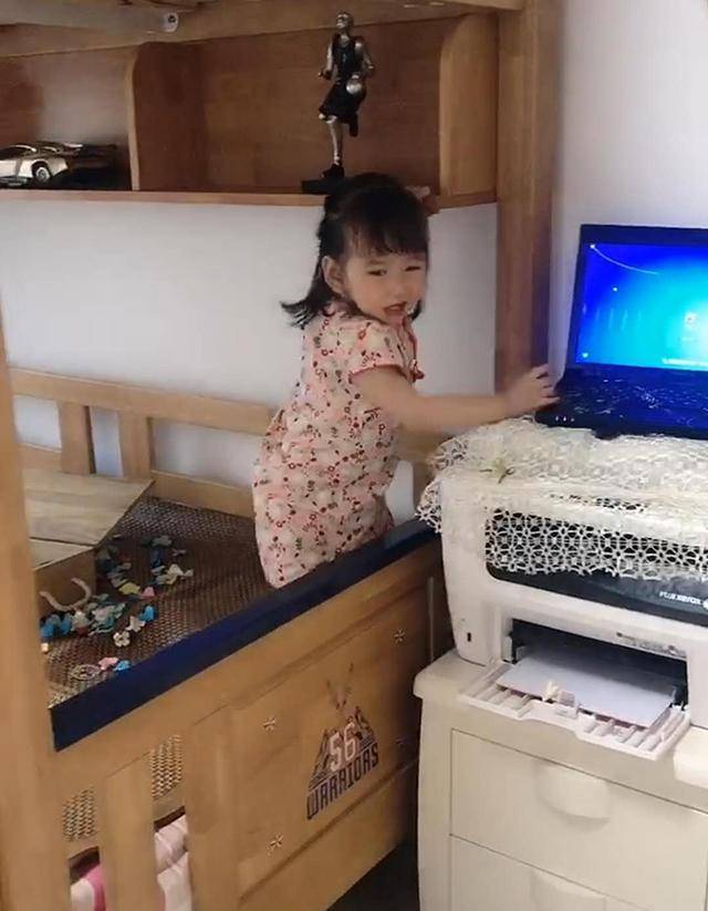 信物|立马慌了神，妈妈：自求多福吧妹妹弄坏哥哥收到的“定情信物”