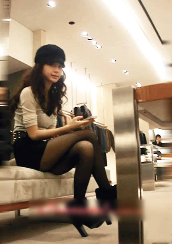 杨颖被偷拍画面曝光，拍摄角度刁钻美感不言而