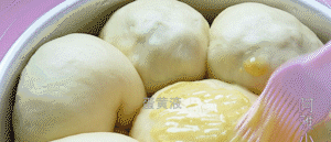 蒸面包要不要盖保鲜膜 08766f44f6f64bcc8cfaa4c833f132a5.png