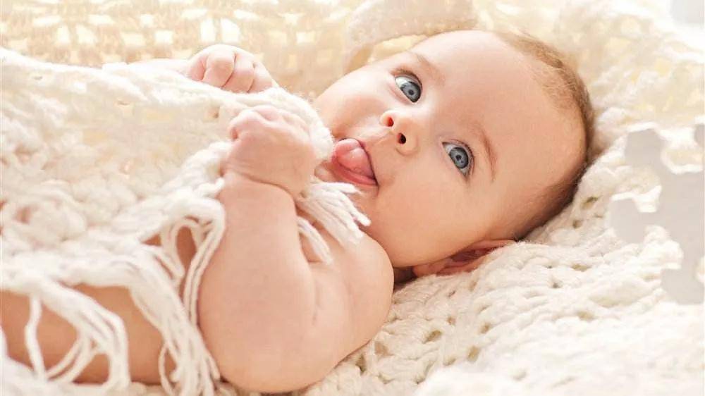 婴儿几个月会长好看 835ec9d6798a4b6daea25c0c8a1a35fb.jpeg