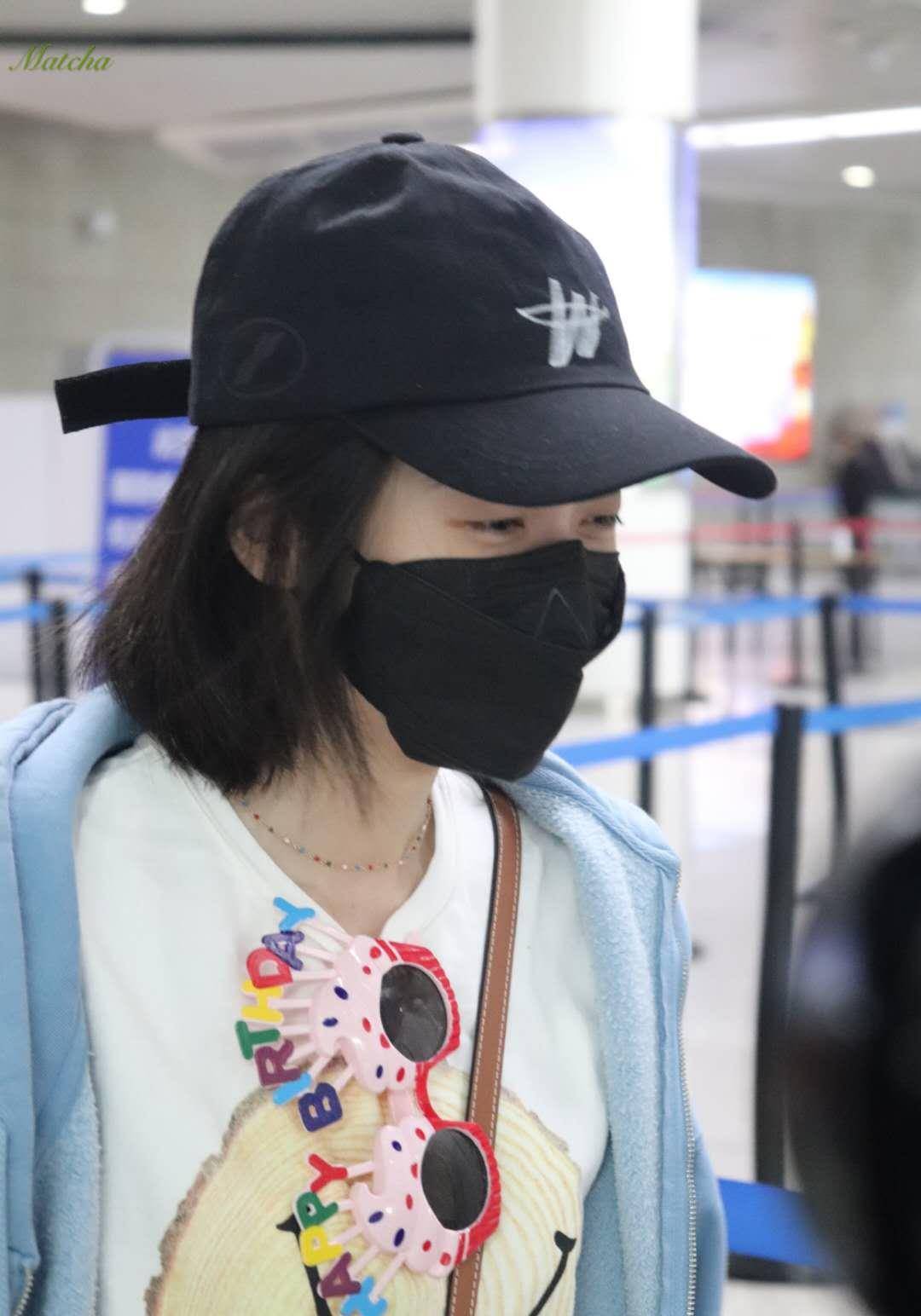 拍照怎么拍出冷白皮 213648a47b0341379060f6303db2bc02.jpeg