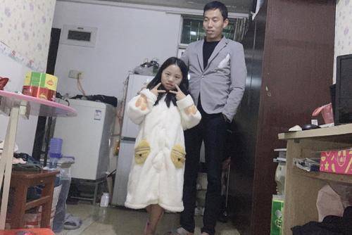 丈夫|丈夫：我不在乎身高，但他们现在幸福吗？1m2“袖珍女”嫁1m8帅哥