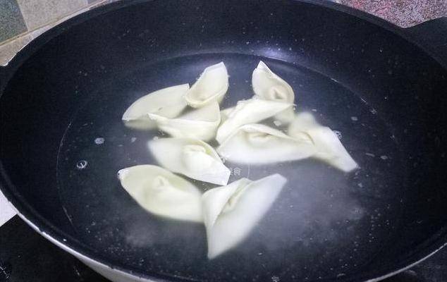 怎么煮抄手调料 32b901361296489f855b3ab315cb3964.jpeg