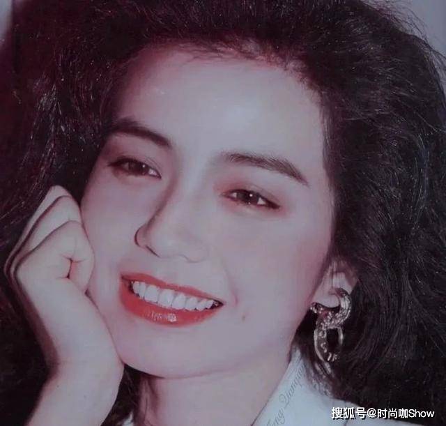 跟着王祖贤学港风穿搭复古又经典尽显女人味