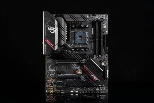 性能级堆料次旗舰，华硕ROG STRIX B550-F GAMING(WI-FI)评测_手机搜狐网