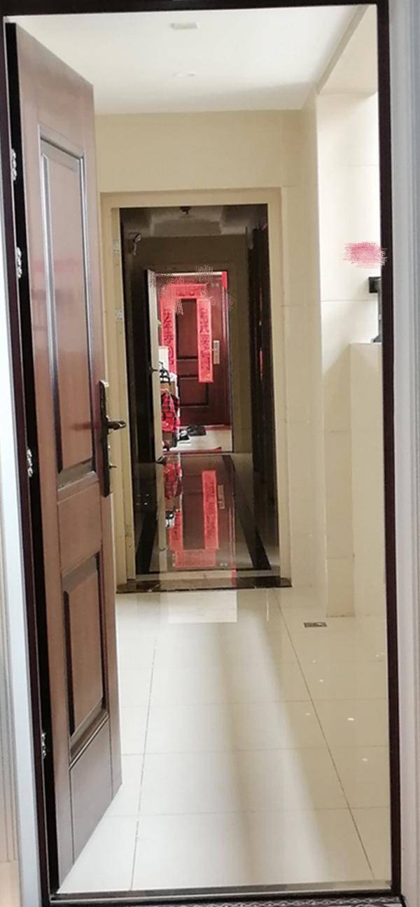 两梯四户,宁愿多出钱我也要选边户,摆上鞋柜走廊当步入式玄关!