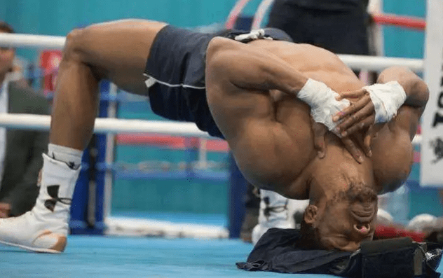 自己怎么做抗击打训练 89ff24086b5746b9bc1613a0fd9a8910.png