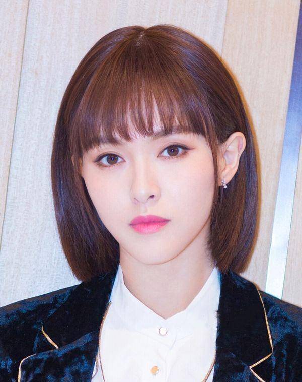 原创女人过了35岁,如果你有白头发,尽量避开这3种"发型",太显老