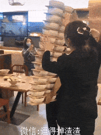 搞笑gif段子是时候表演真正的技术了用挖掘机关手机没见过吧