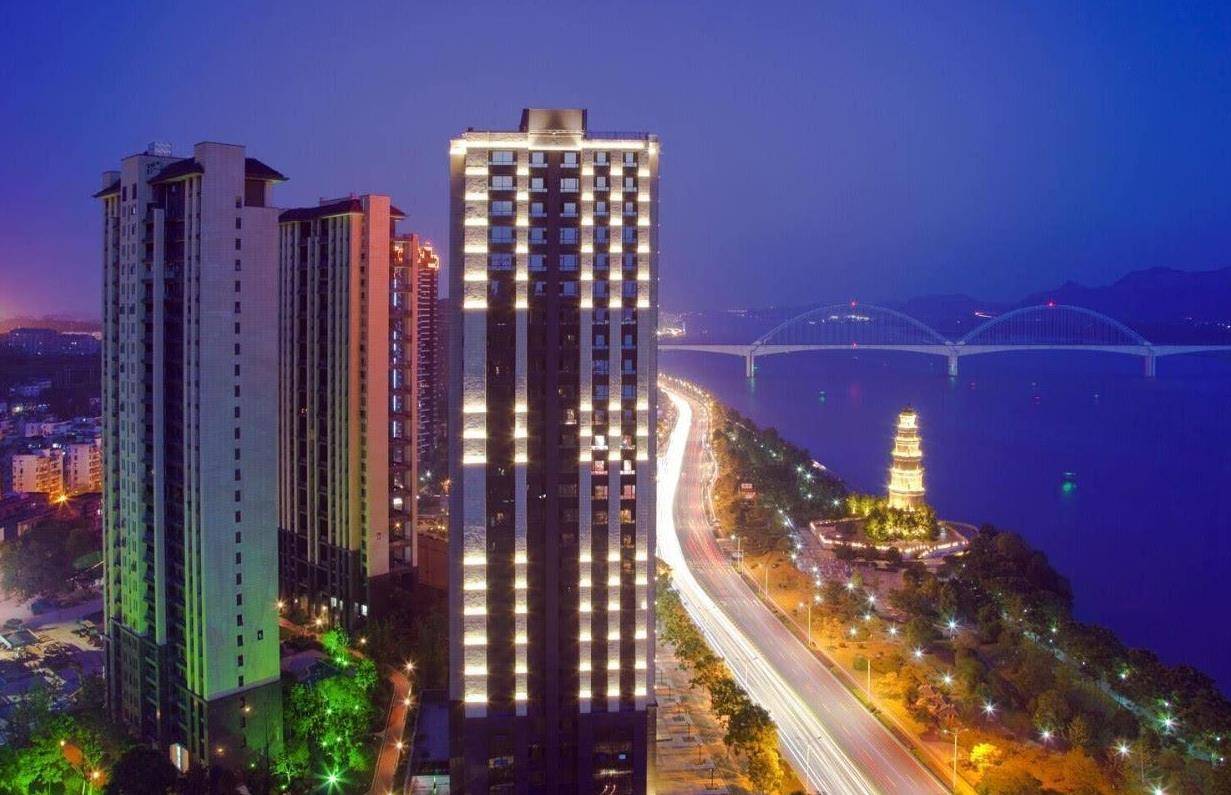 宜昌的经济总量在三线城市排名_宜昌城市图片欣赏
