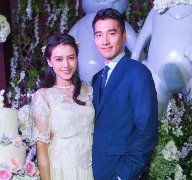 原创高圆圆女儿正面照曝光，葡萄眼睛又大又圆，完全继承妈妈高颜值
