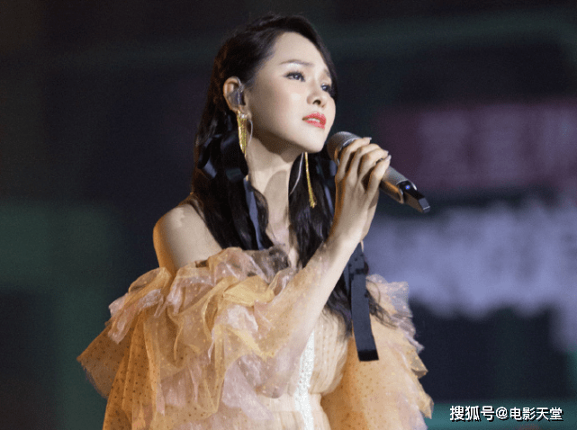 『吐槽』姐姐好减分!工作人员发文吐槽伊能静:在群里发长语音骂人