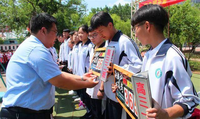 高考结束后，为什么允许查分但不能发试卷？老师改错卷子怎么办？