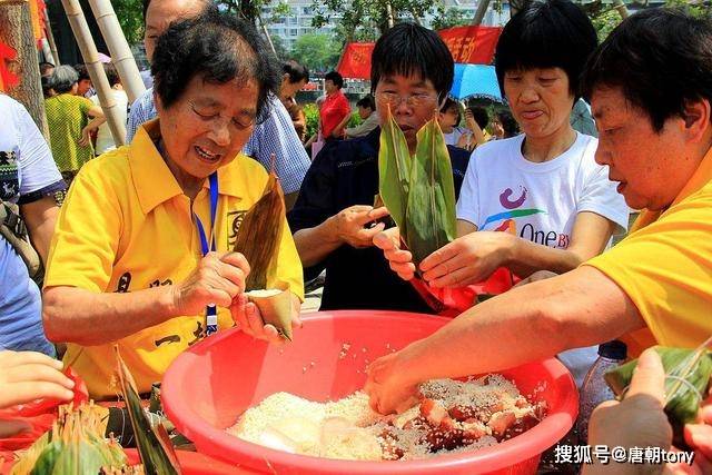 端午节的习俗有哪些（春节的风俗有哪些）-85模板网