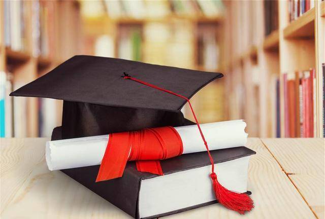 张文宏回忆高考：如果不是上了大学，可能就去搬砖了