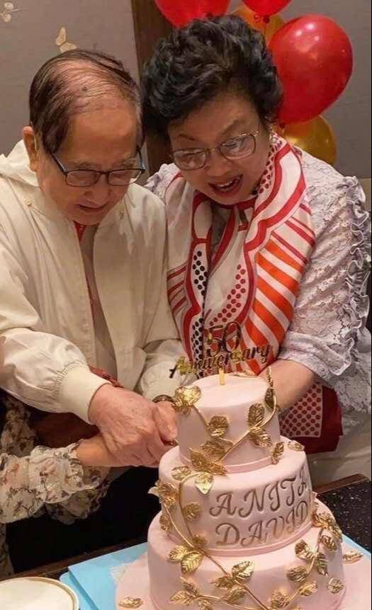好温馨！黎姿为父母庆祝金婚，三代同堂，老公马廷强罕有现身