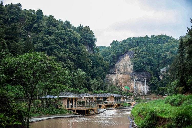 威远县石板河旅游区盛装开园喜迎八方来客