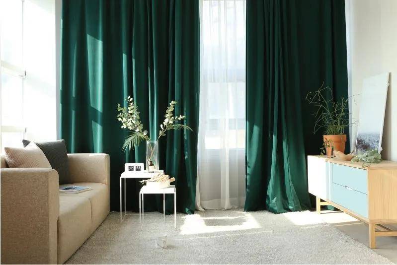 墙面和窗帘的色彩搭配好,室内空间更高级!