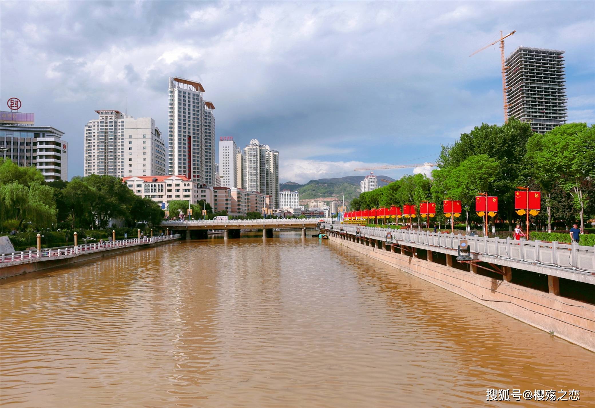 GDP一千多亿的城市