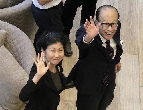 香港最大谜团,李嘉欣气死庄月明,李嘉诚还盖座风水楼来镇压?