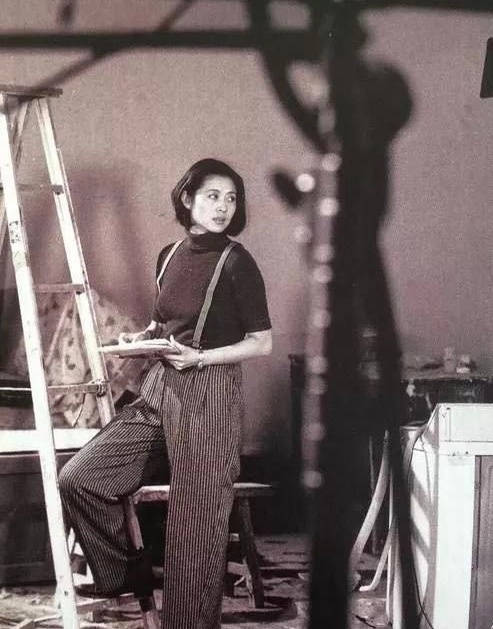 61岁倪萍发文称要富养自己：先把用了多年的浴巾