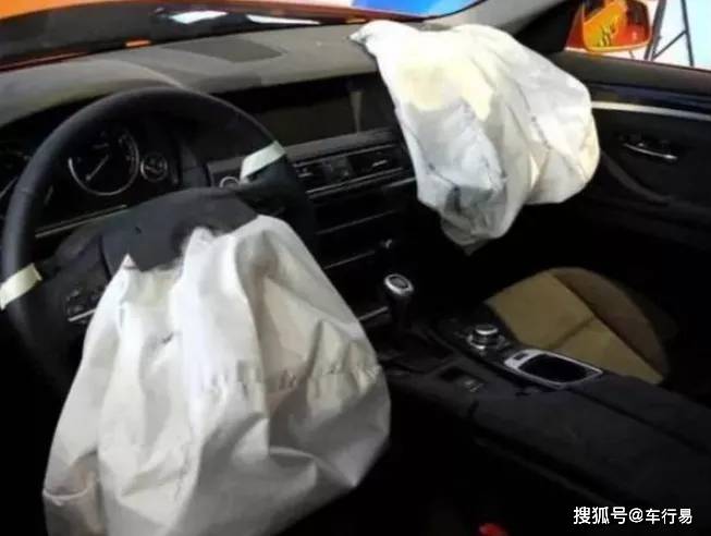 这么说吧,在安全气囊弹出时,速度超过300km/h,产生的冲击力高达180