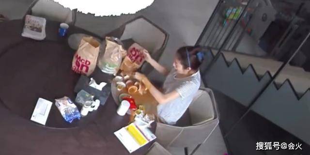 品牌|安以轩点外卖意外烫伤，大腿留下伤疤，发文呼吁餐饮行业引起重视