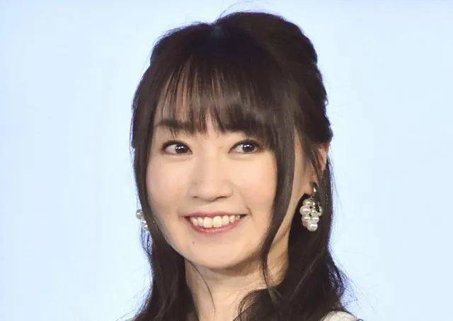 圈内人|恭喜！40岁知名女星突然宣布结婚，老公也是圈内人？