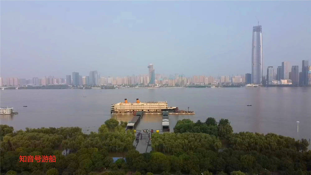 雨过天晴航拍汉口江滩图片集
