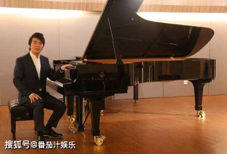 出场费300万？40度天穿西装在楼盘弹琴，郎朗：担