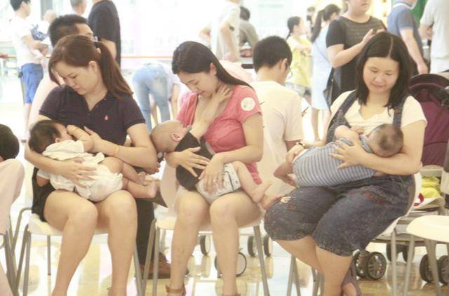 原创宝妈让5岁女儿2岁儿子喝母乳,直言喂到8岁,网友:难以理解 原创宝妈让5岁女儿2岁儿子喝母乳,直言喂到8岁,网友:难以理解