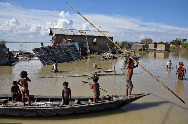 边境争端接连不断,印度国内也多灾多难!大规模洪水已影响百万人