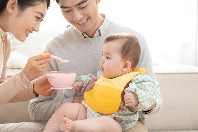 原创孩子说话晚？儿科医生：1岁之前吃“这类”食物，将来说话早