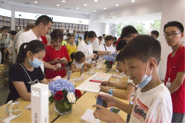 消息资讯|天泽城华为授权体验店盛大开业：人文与科技交融的智能生活馆