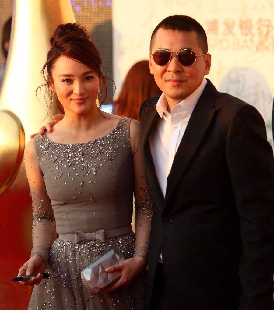 老人|明星都靠包装，蒋勤勤原图干枯像老人，一修图就成了清纯少女！