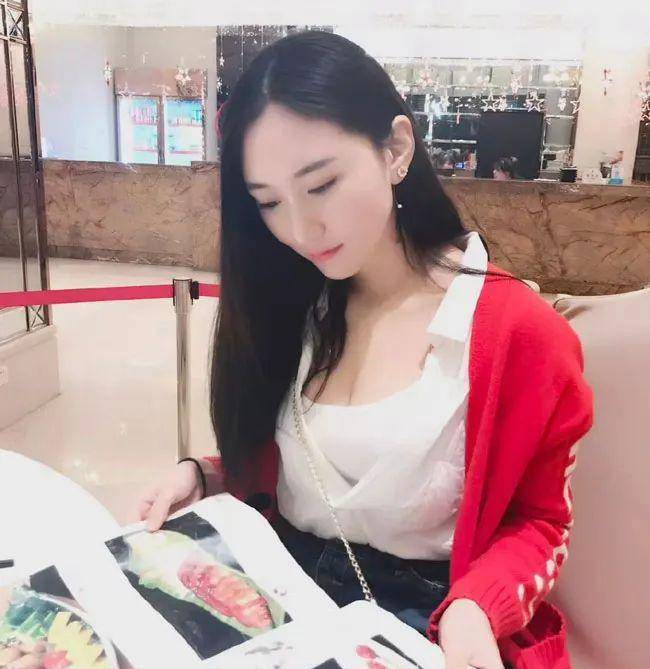 发布写真被举报,梦蝶之后小小玉酱微博被封,"鱼吧"也未能幸免
